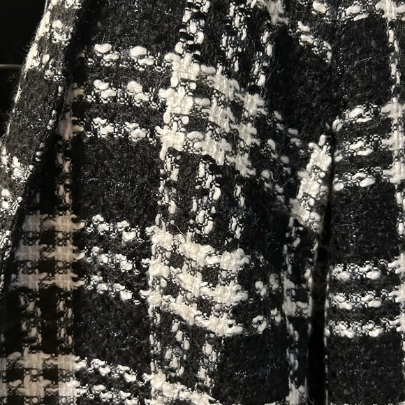 Dressbarn Stylish Black and White Plaid Women's Jacket - Picture 5 of 12